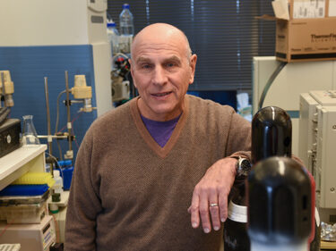 A man stands in a lab