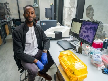 Feyisayo Eweje in the lab